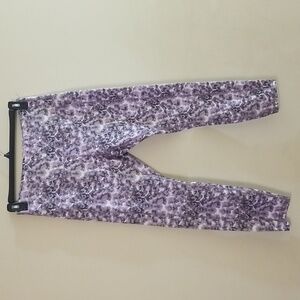 Ladies XL leopard print athletic leggings